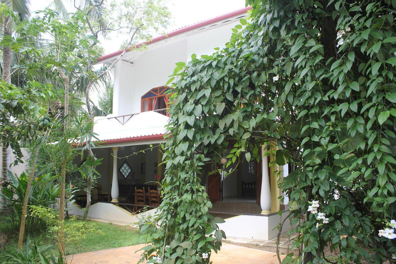 Dionis Villa Unawatuna Room photo